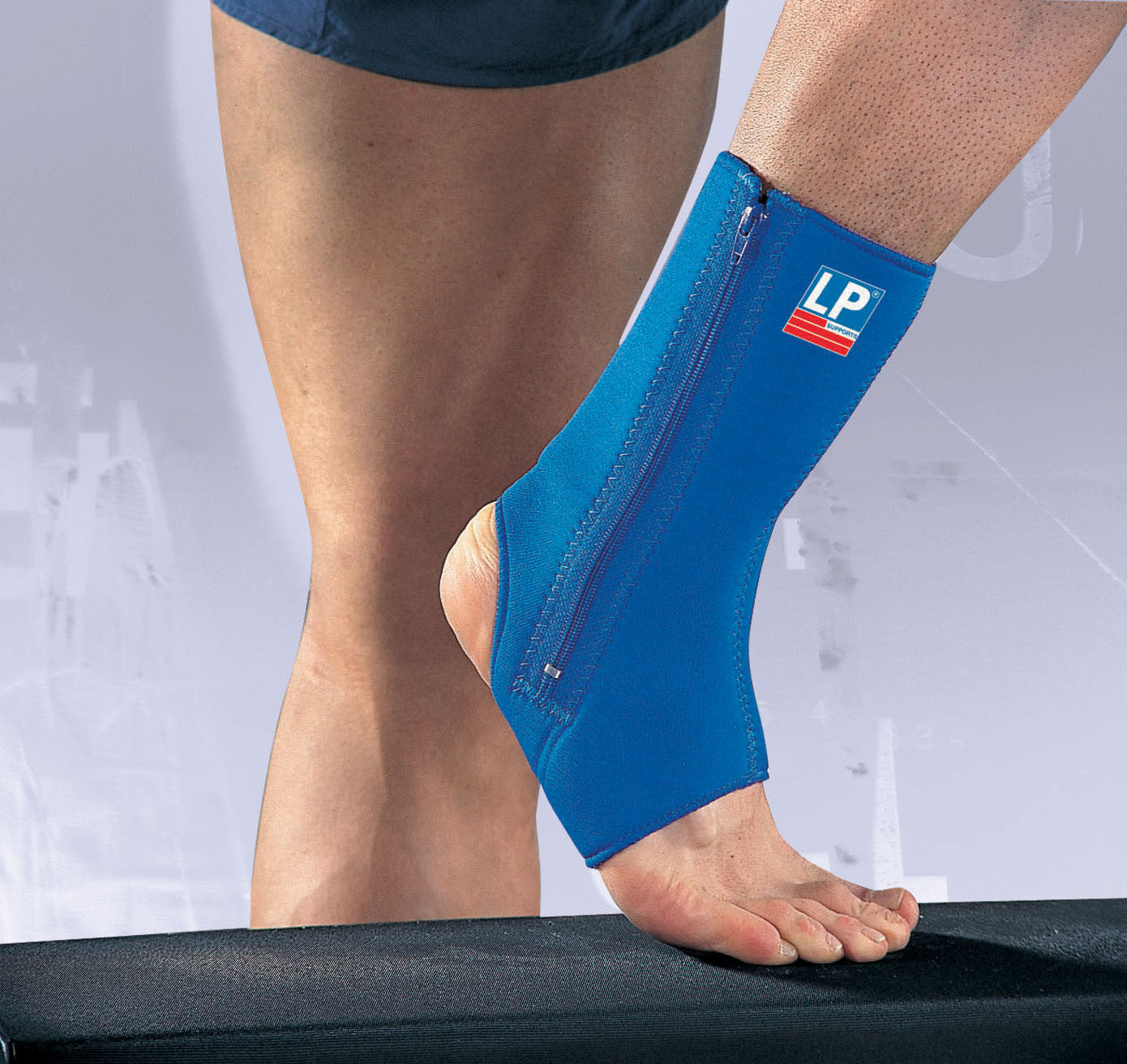 Ankle Support with zipper / 722 – LP Supports